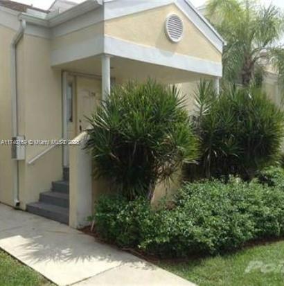 2212 SE 27th Dr #201-B
