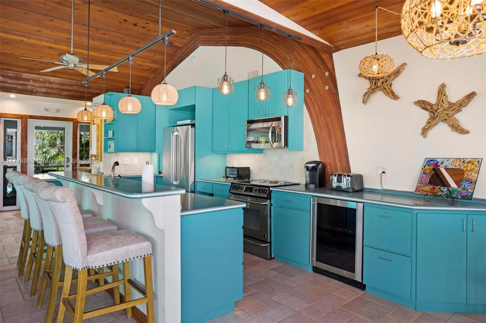 815 E Shore Dr Lower Keys, FL 33042 815 E Shore Dr Lower Keys, FL 33042