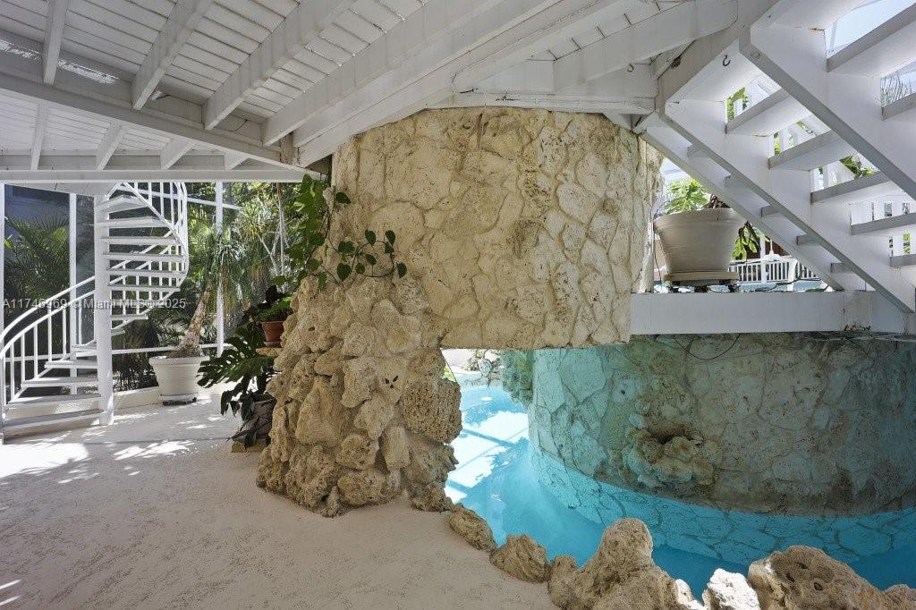 815 E Shore Dr Lower Keys, FL 33042 815 E Shore Dr Lower Keys, FL 33042