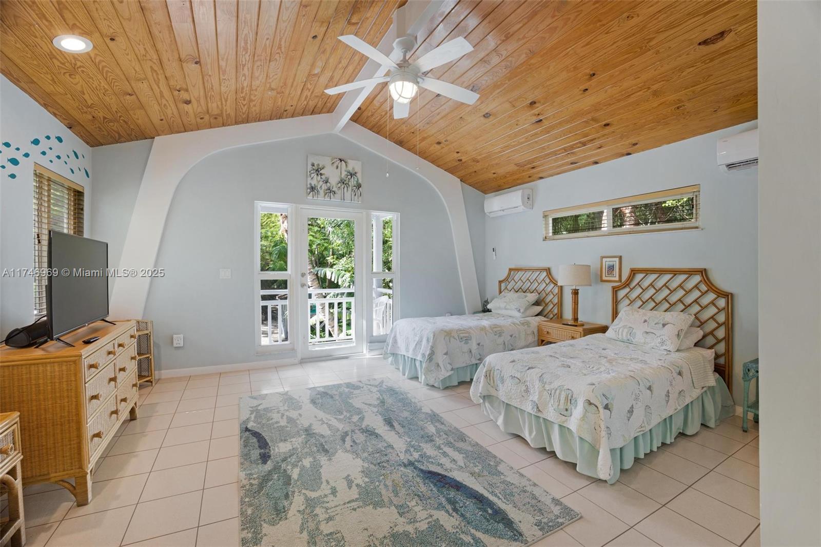 815 E Shore Dr Lower Keys, FL 33042 815 E Shore Dr Lower Keys, FL 33042