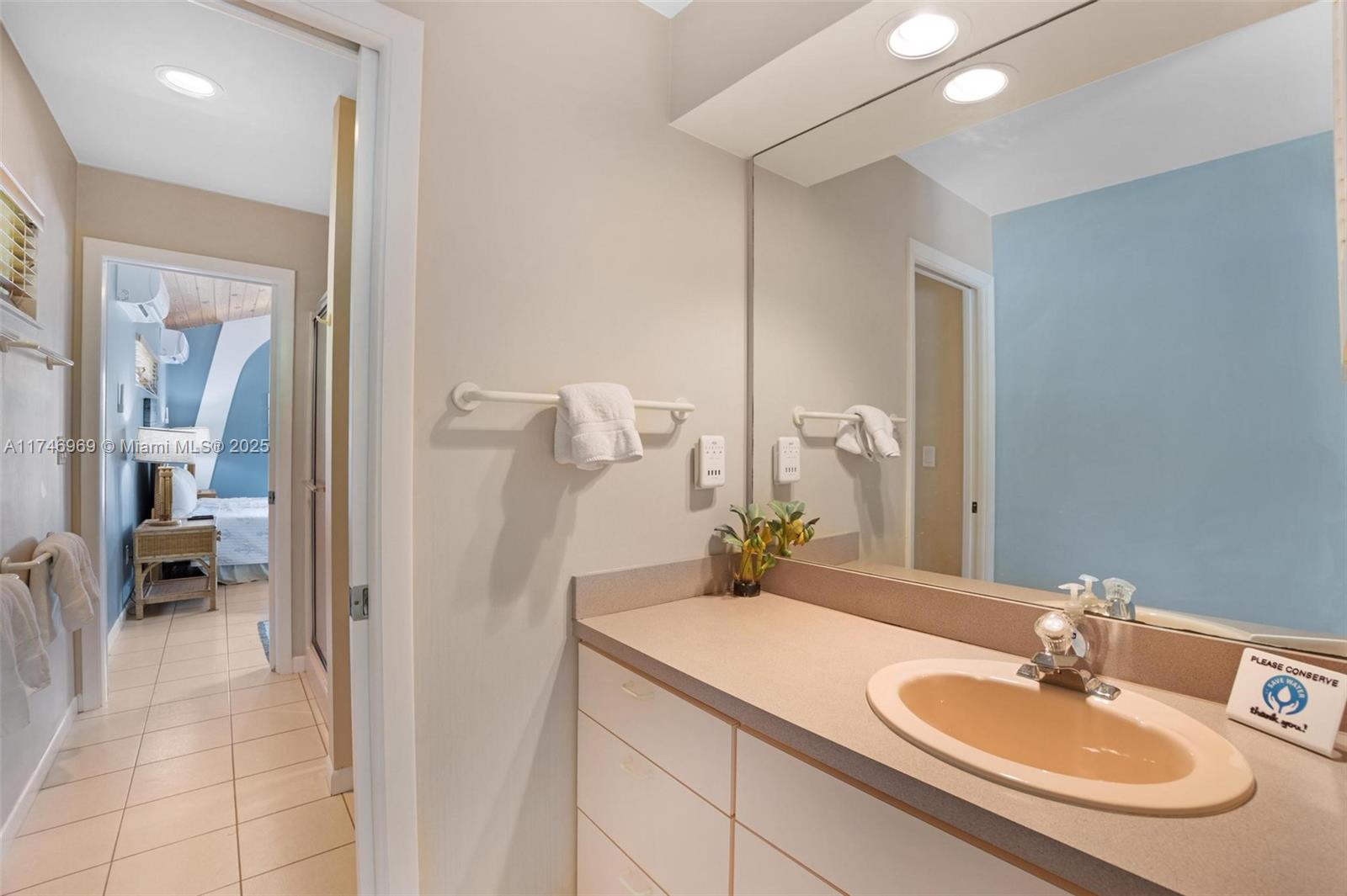 815 E Shore Dr Lower Keys, FL 33042 815 E Shore Dr Lower Keys, FL 33042