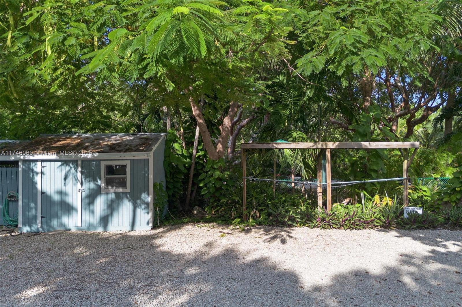 815 E Shore Dr Lower Keys, FL 33042 815 E Shore Dr Lower Keys, FL 33042