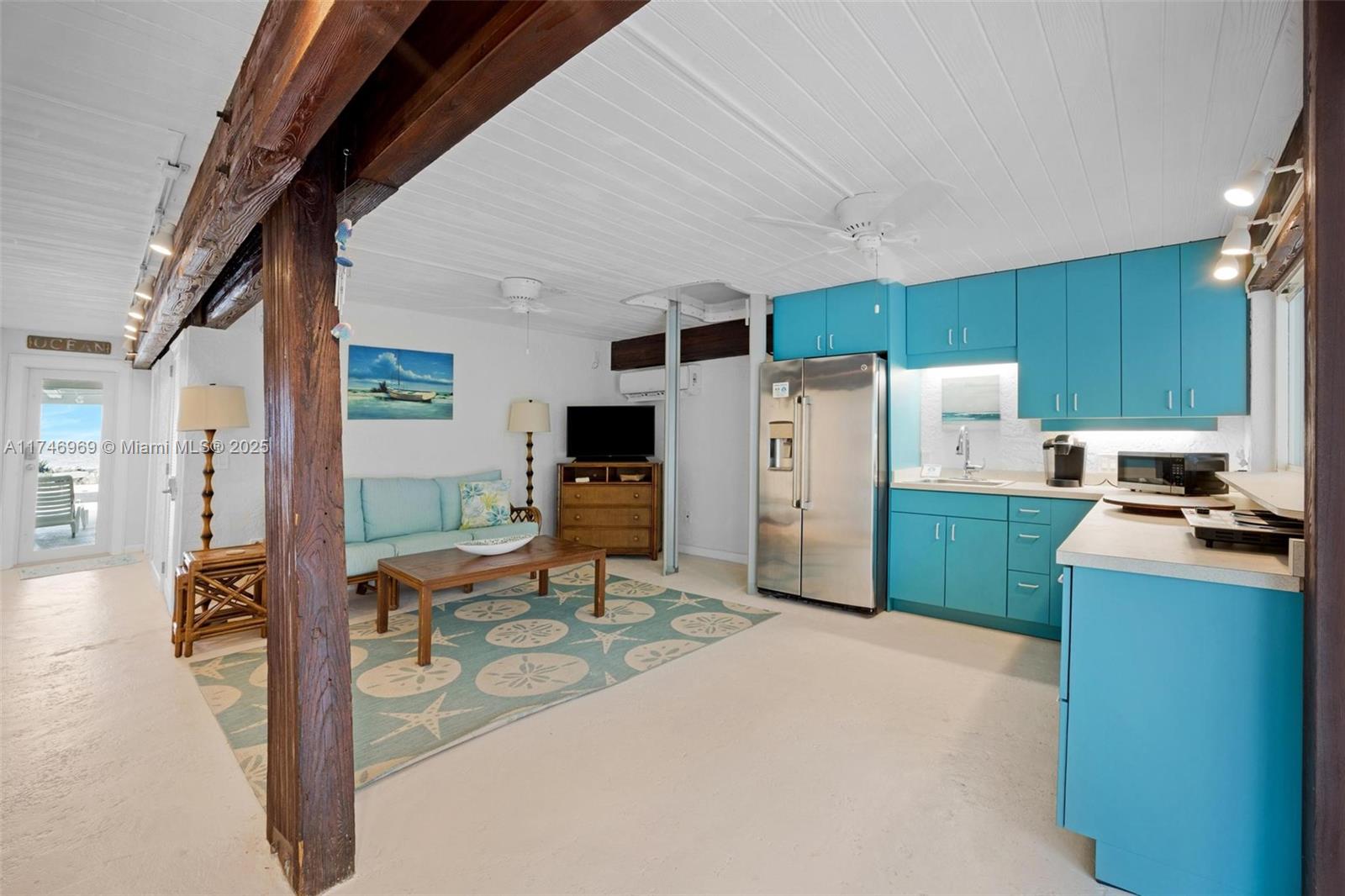 815 E Shore Dr Lower Keys, FL 33042 815 E Shore Dr Lower Keys, FL 33042