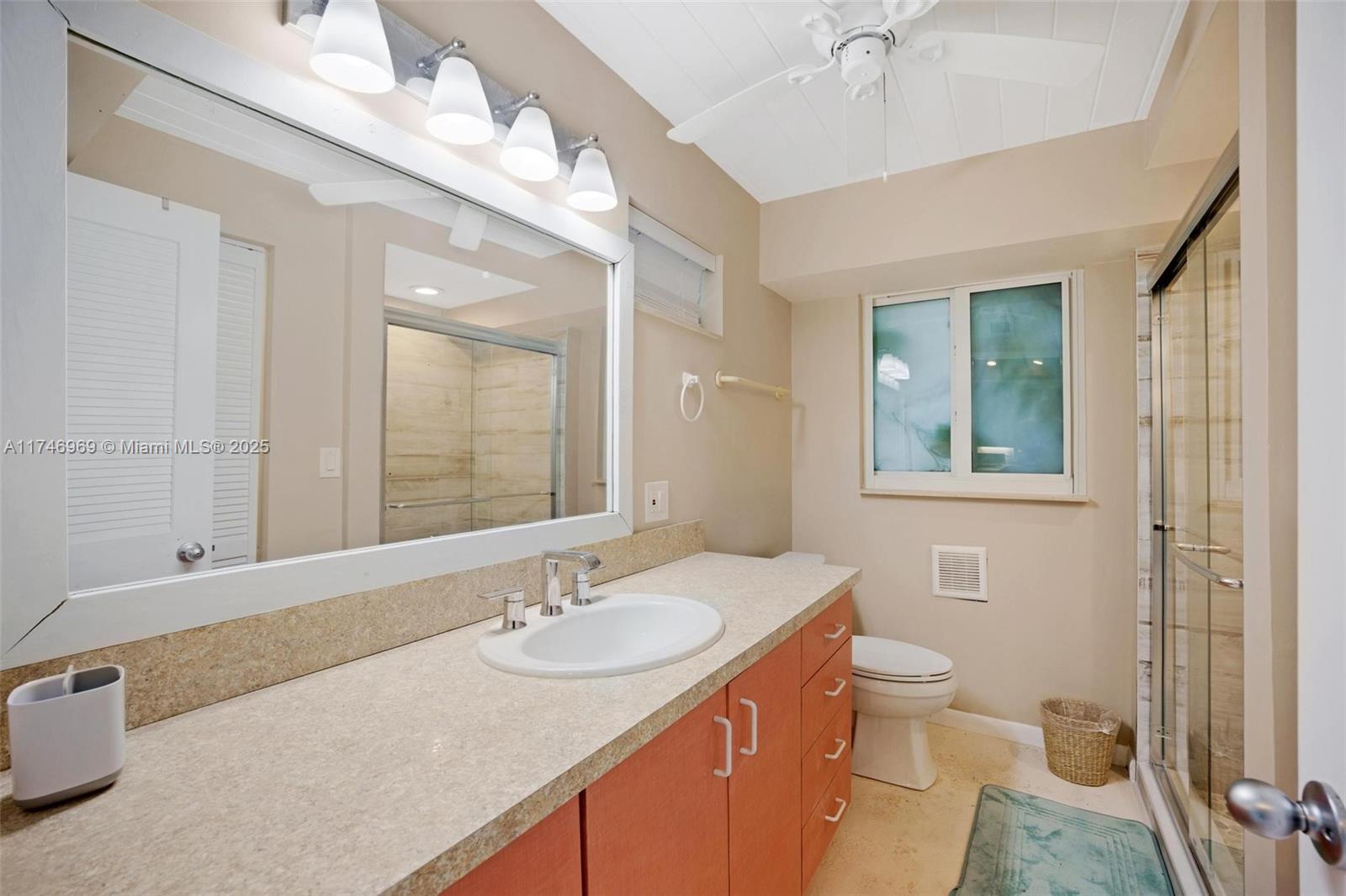 815 E Shore Dr Lower Keys, FL 33042 815 E Shore Dr Lower Keys, FL 33042