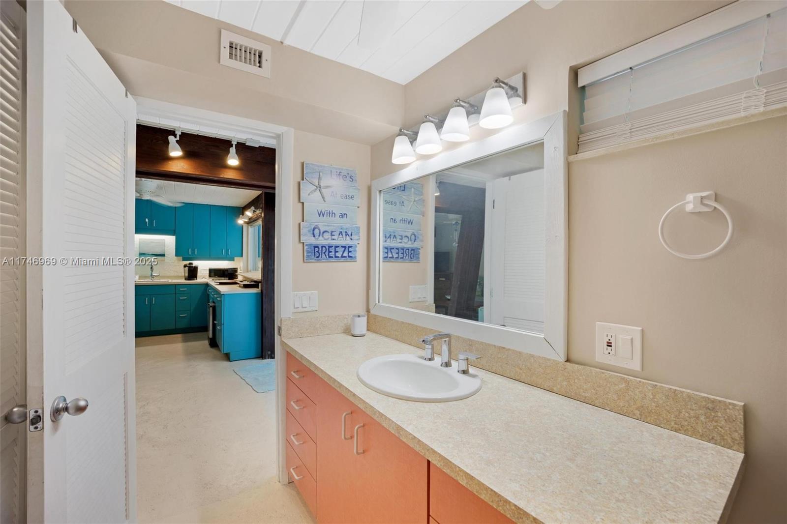815 E Shore Dr Lower Keys, FL 33042 815 E Shore Dr Lower Keys, FL 33042