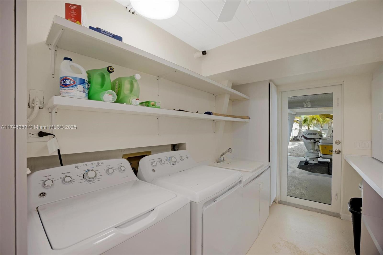 815 E Shore Dr Lower Keys, FL 33042 815 E Shore Dr Lower Keys, FL 33042