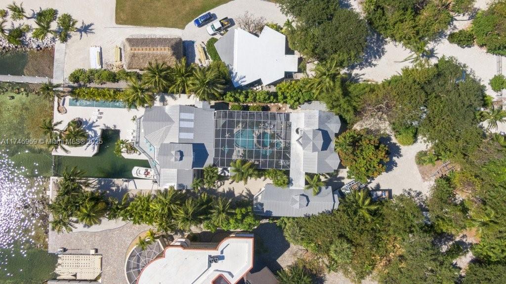 815 E Shore Dr Lower Keys, FL 33042 815 E Shore Dr Lower Keys, FL 33042