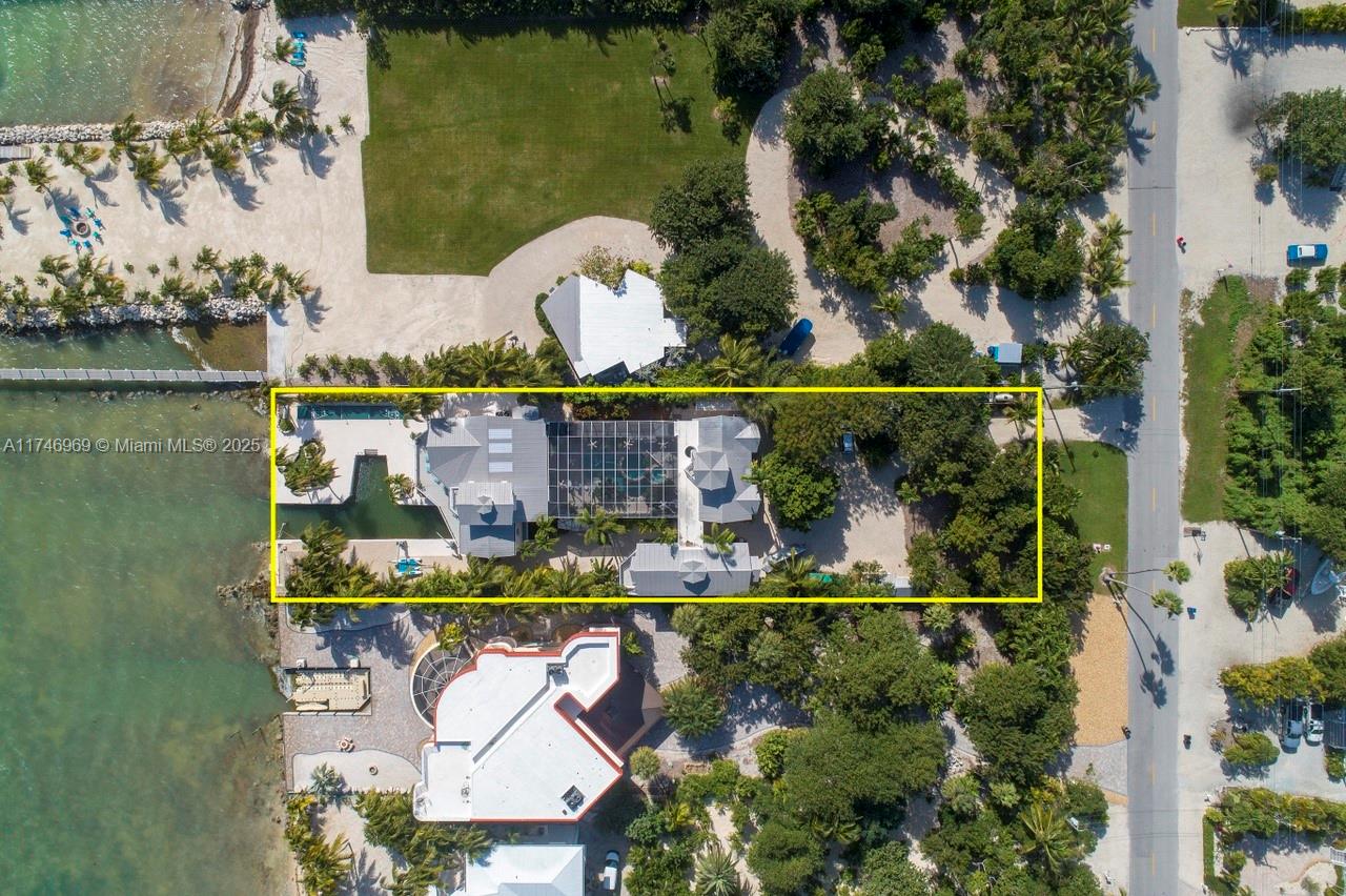 815 E Shore Dr Lower Keys, FL 33042 815 E Shore Dr Lower Keys, FL 33042