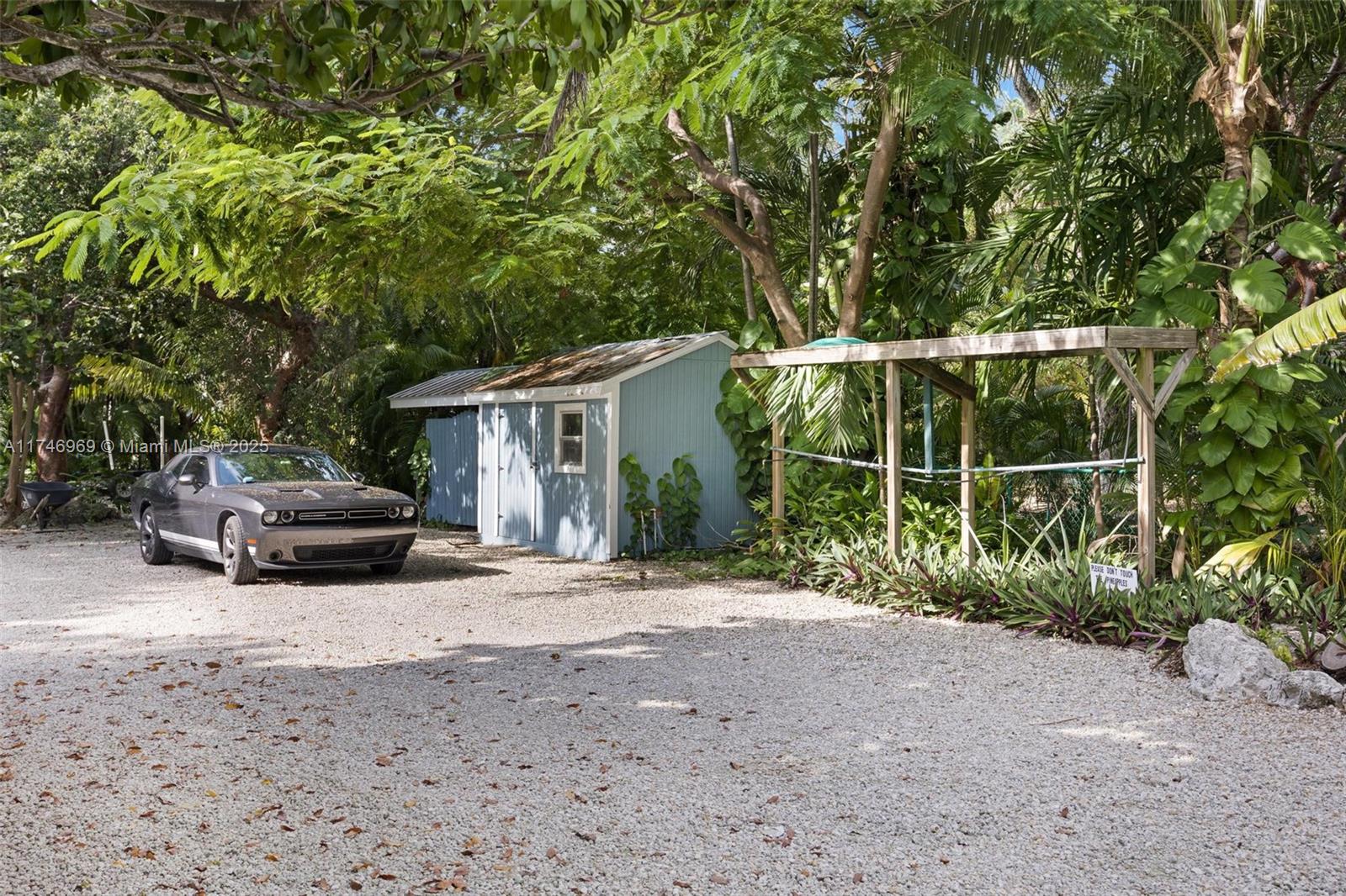 815 E Shore Dr Lower Keys, FL 33042 815 E Shore Dr Lower Keys, FL 33042