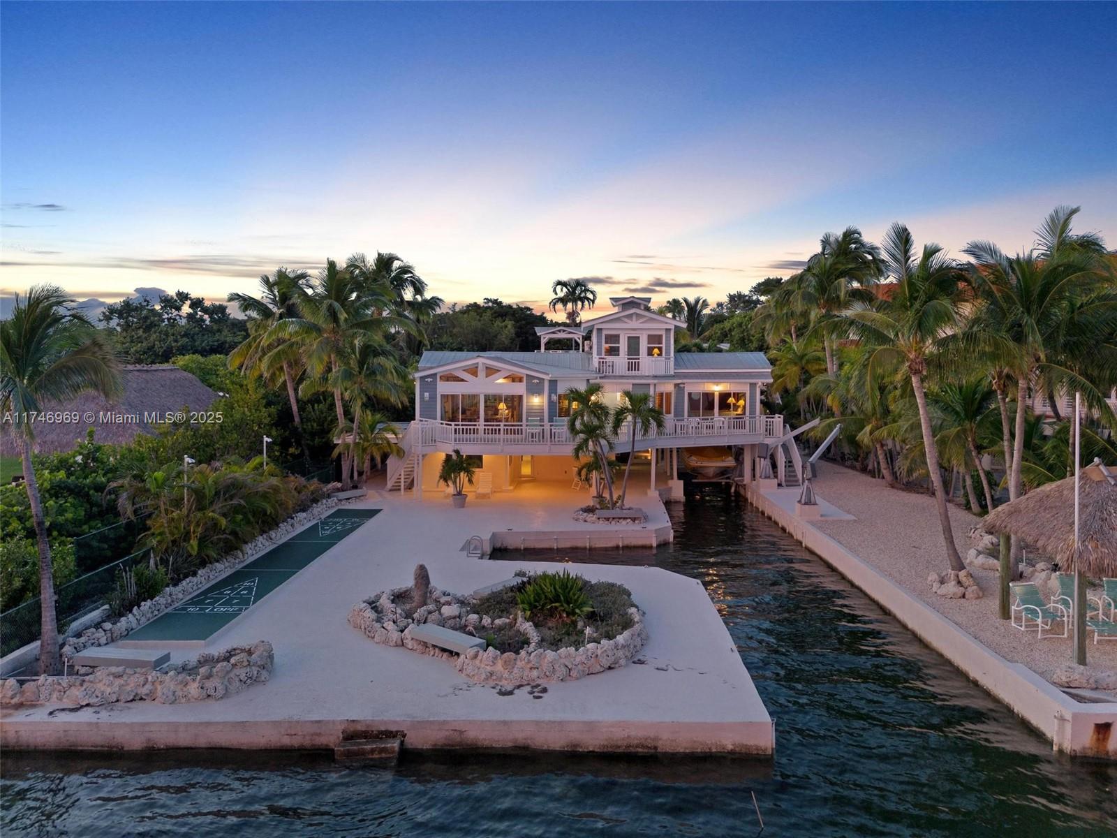 815 E Shore Dr Lower Keys, FL 33042 815 E Shore Dr Lower Keys, FL 33042