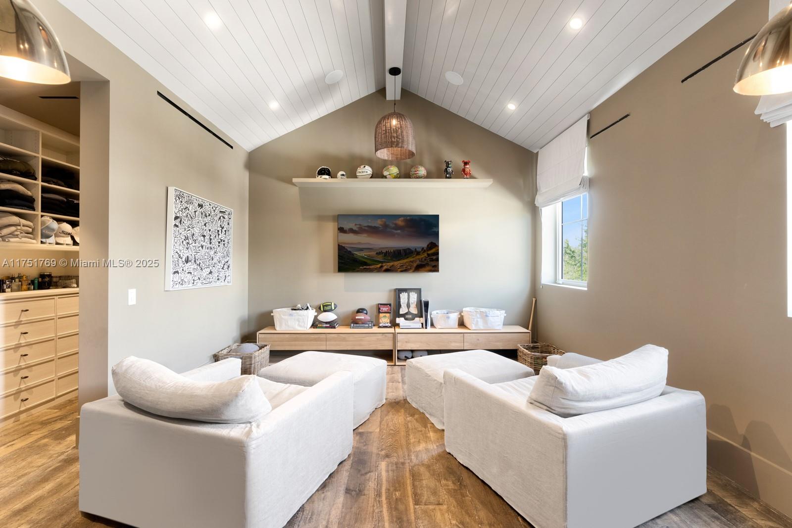 9330 Gallardo St Coral Gables, FL 33156