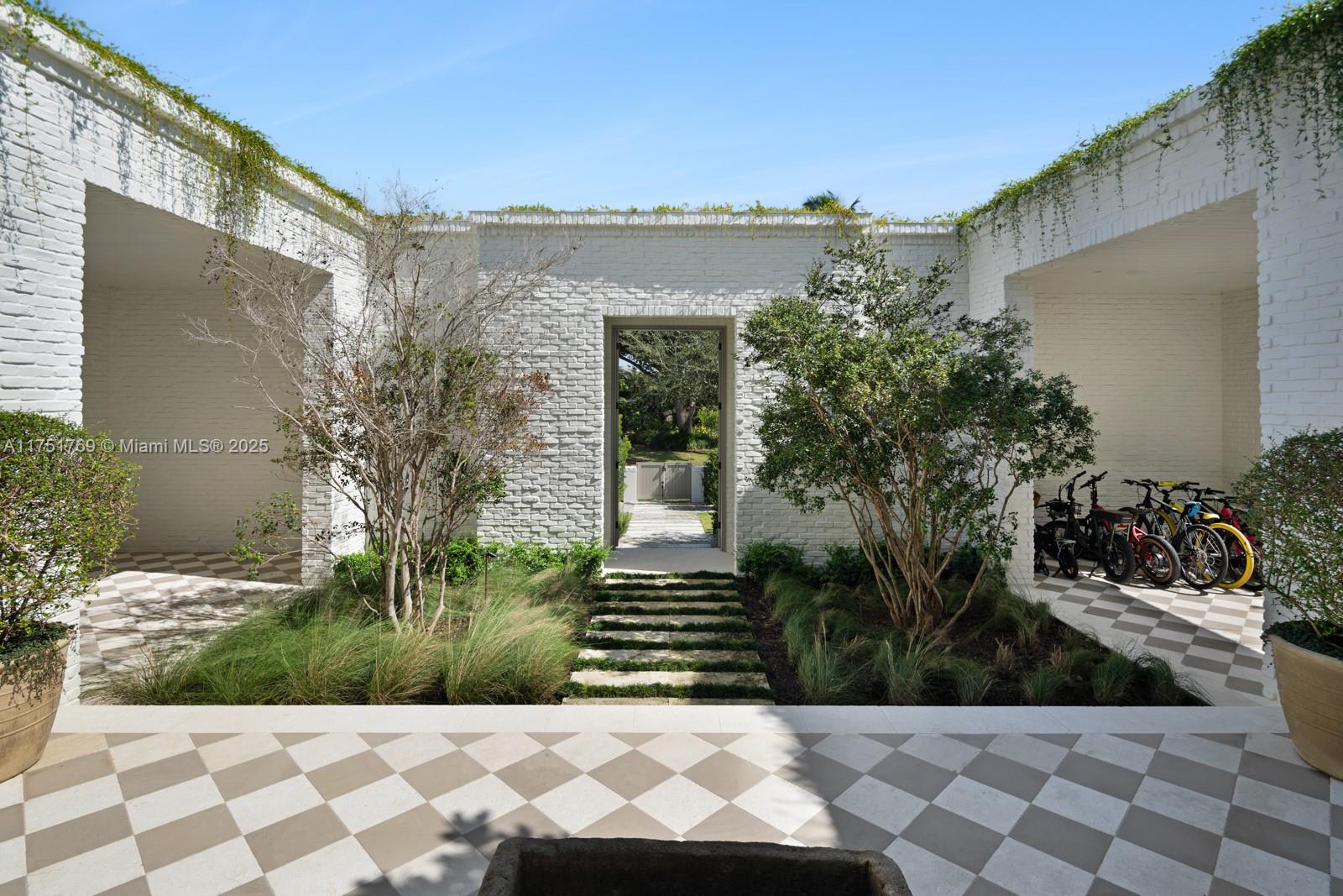 9330 Gallardo St Coral Gables, FL 33156