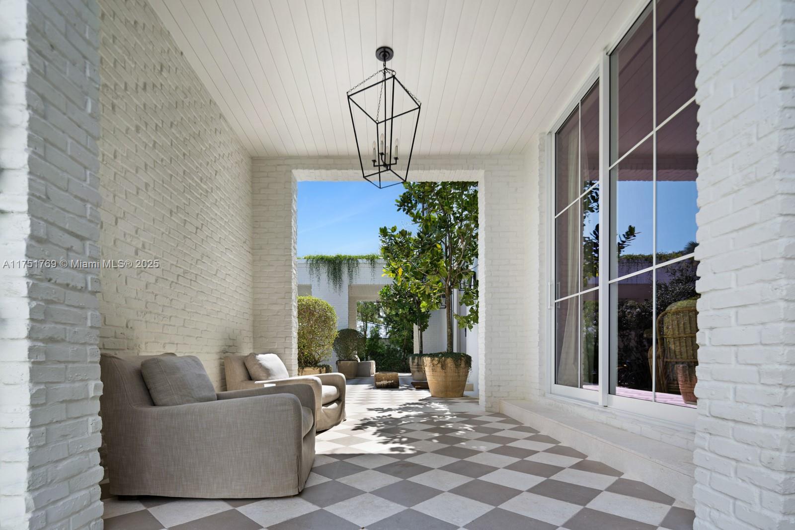 9330 Gallardo St Coral Gables, FL 33156