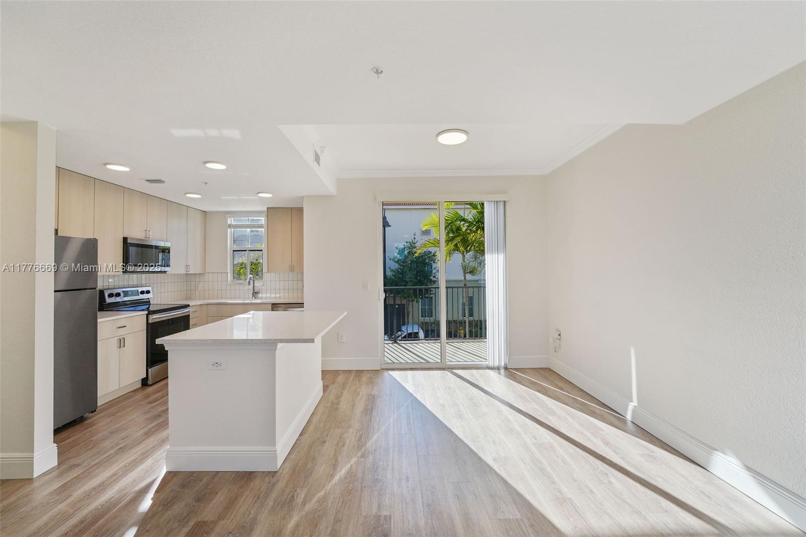 10170 SW 7th St #18-108,Pembroke Pines, FL 33025