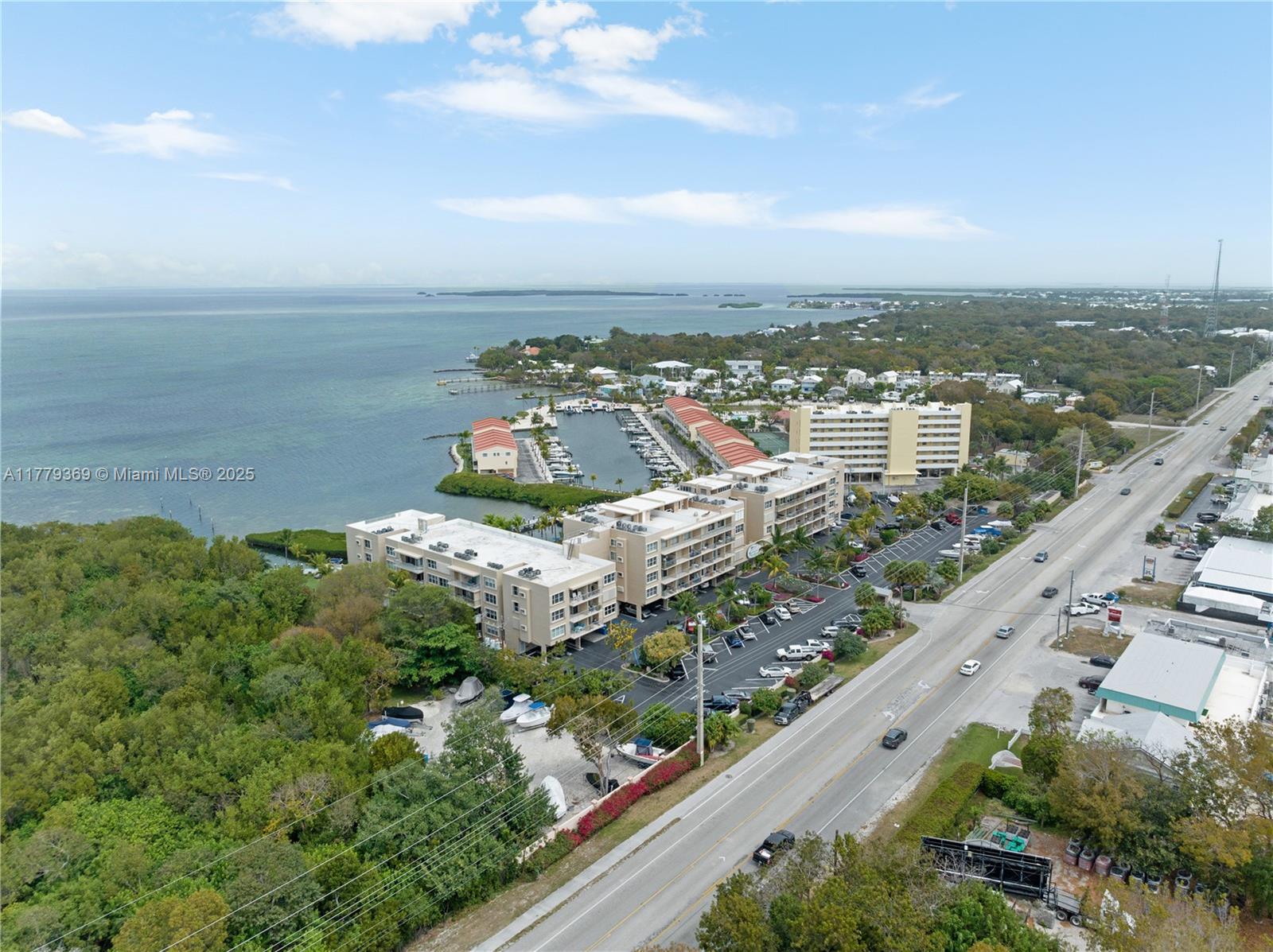 image Summer Sea Condo1