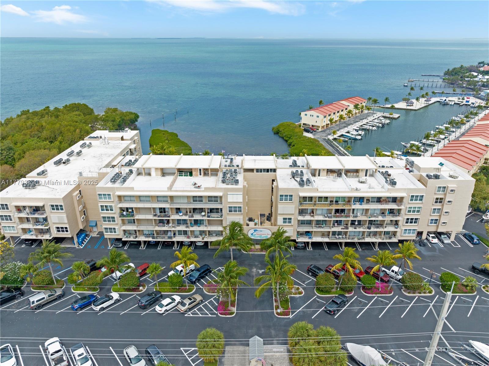 image Summer Sea Condo2