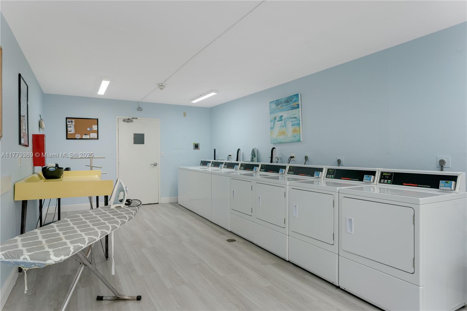image Summer Sea Condo36