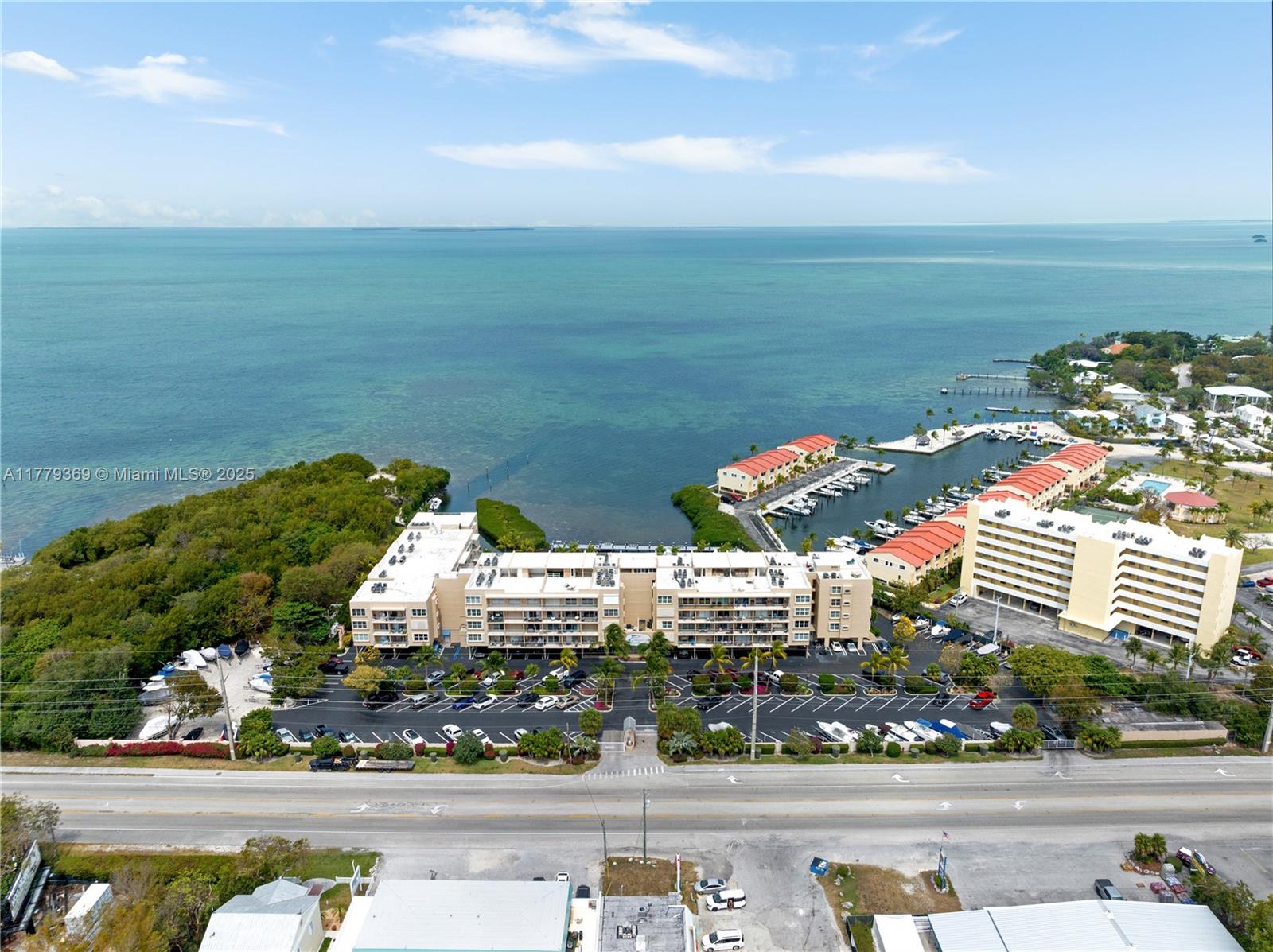 image Summer Sea Condo4