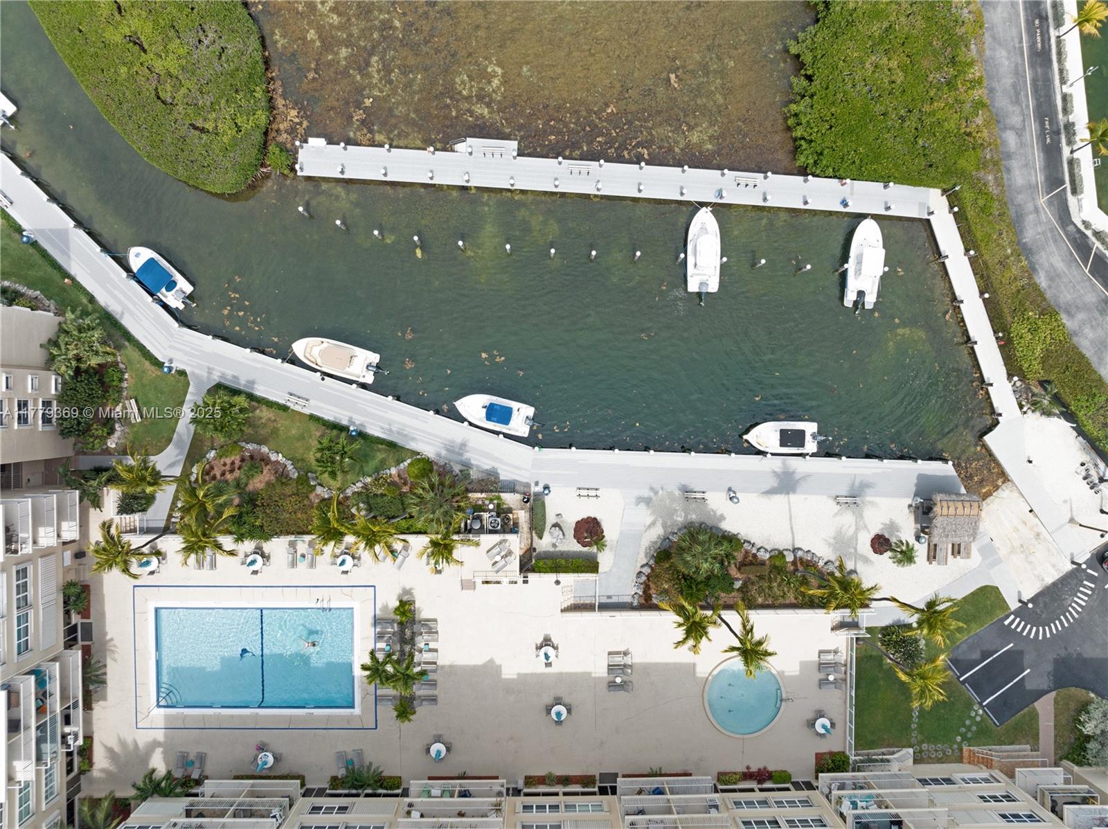 image Summer Sea Condo5
