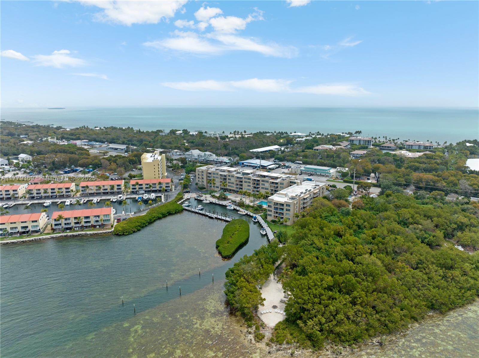 image Summer Sea Condo6
