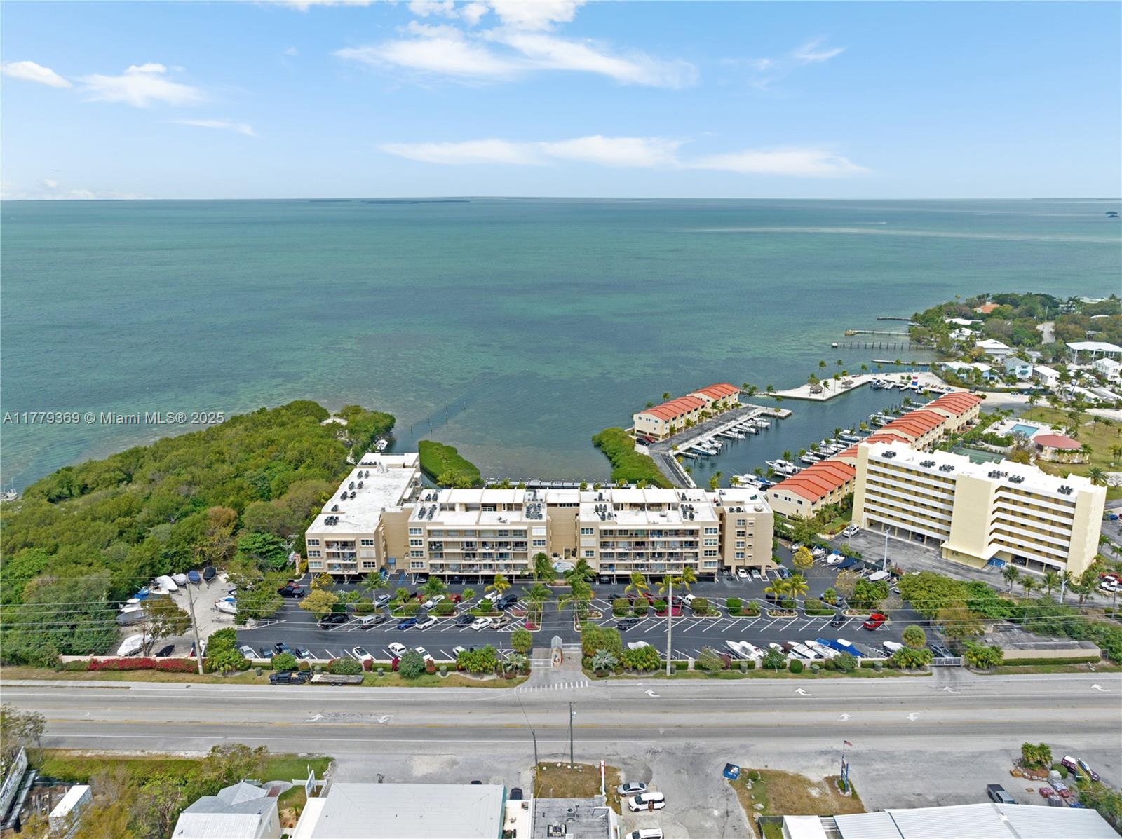 image Summer Sea Condo7