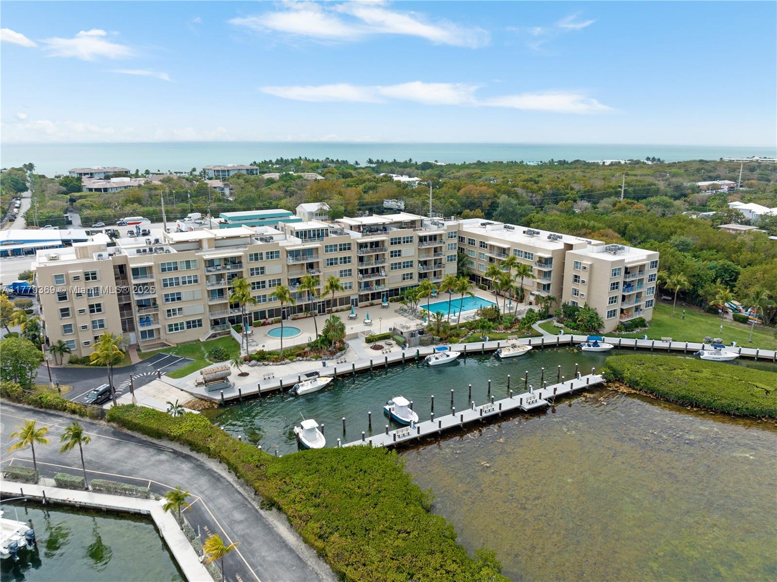 image Summer Sea Condo8
