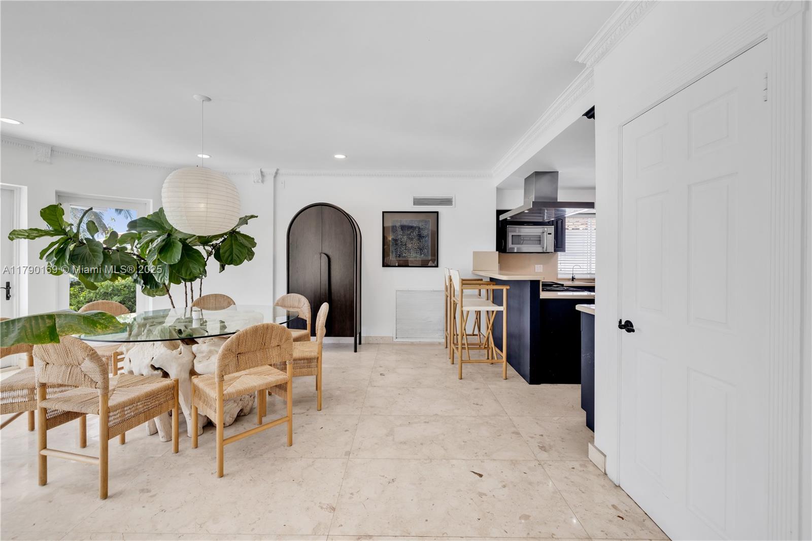 2 S Hibiscus Dr Miami Beach, FL 33139