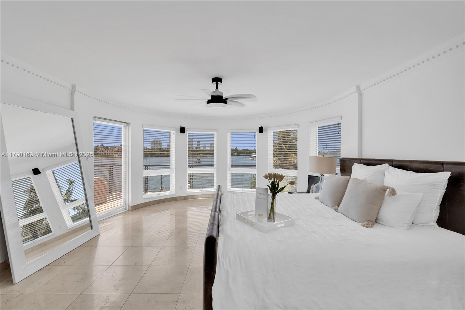 2 S Hibiscus Dr Miami Beach, FL 33139