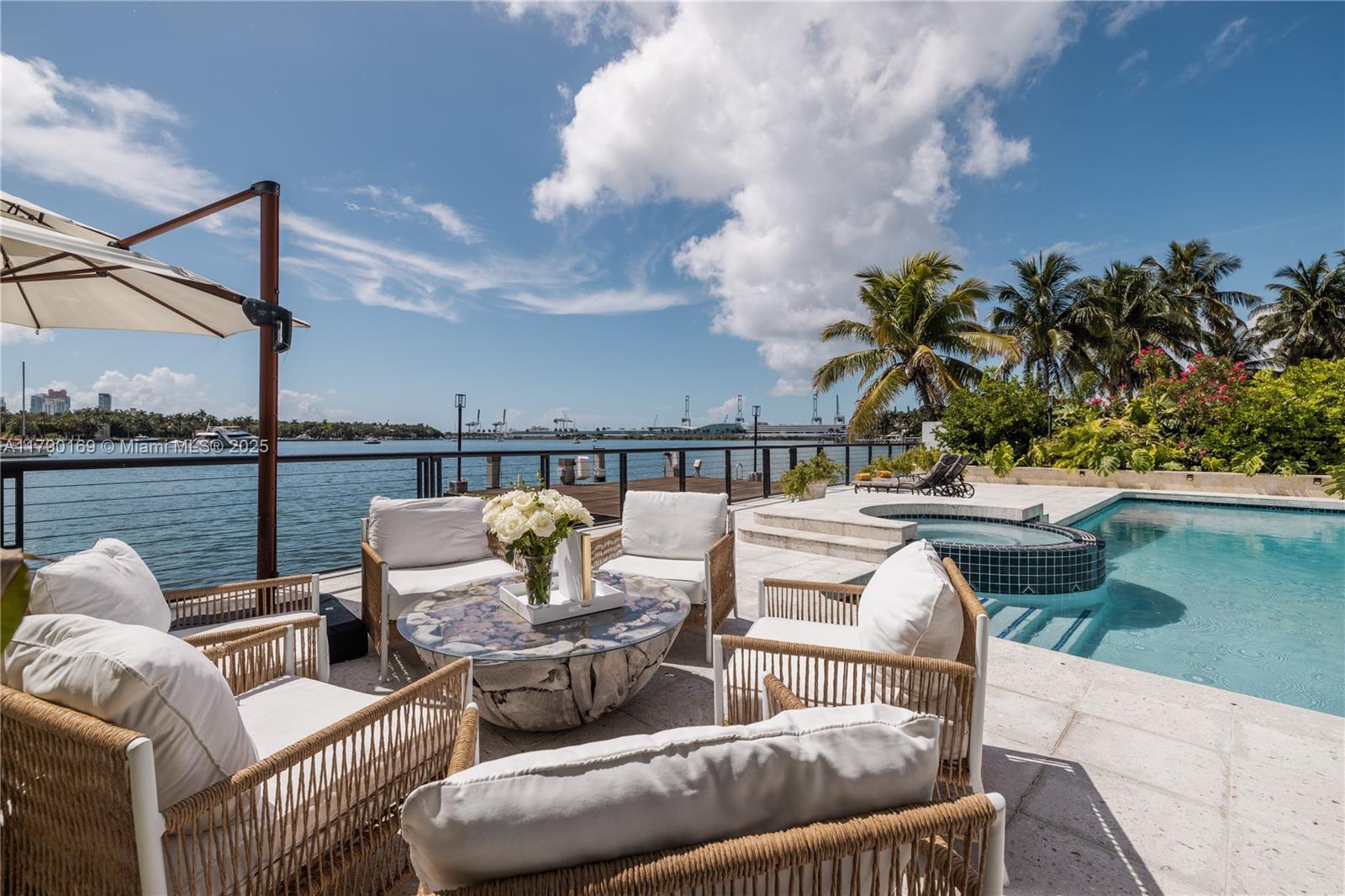 2 S Hibiscus Dr Miami Beach, FL 33139