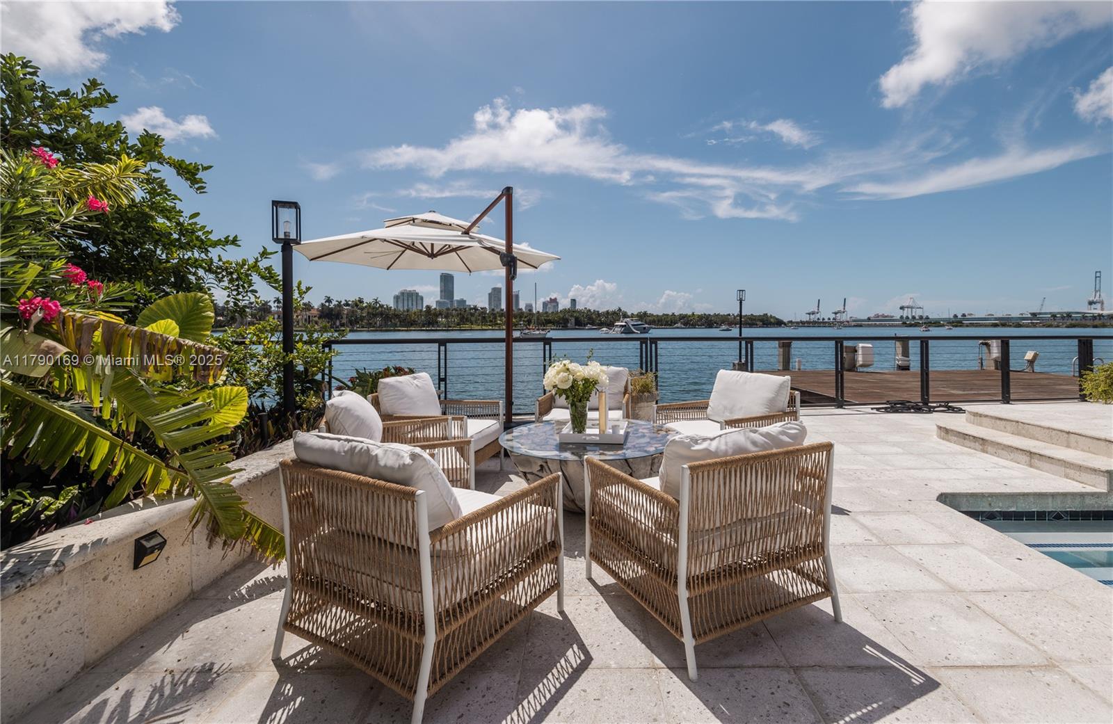 2 S Hibiscus Dr Miami Beach, FL 33139