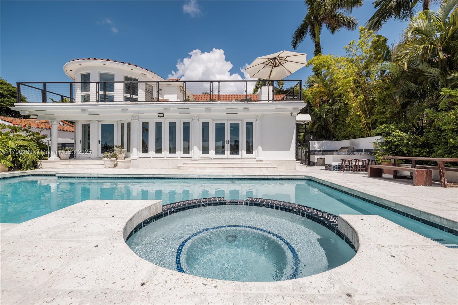 2 S Hibiscus Dr Miami Beach, FL 33139