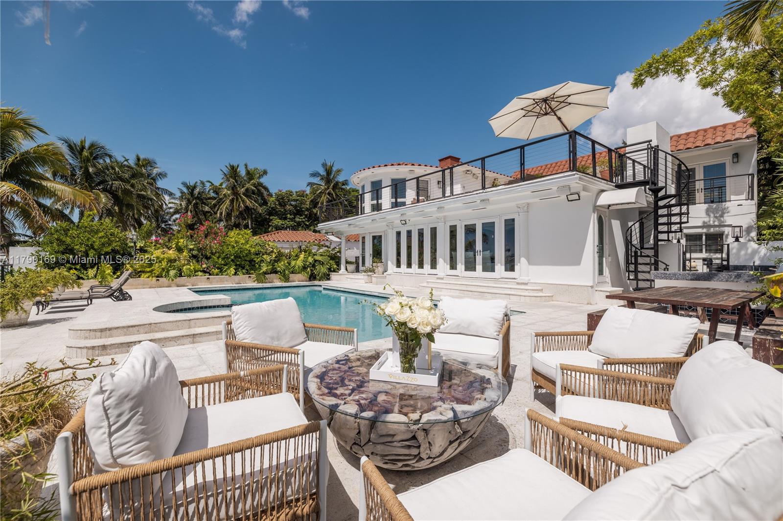 2 S Hibiscus Dr Miami Beach, FL 33139