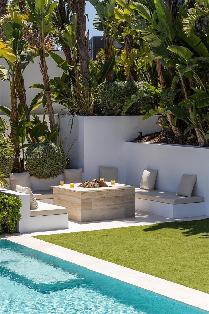 Undisclosed Address Ibiza, FL 0