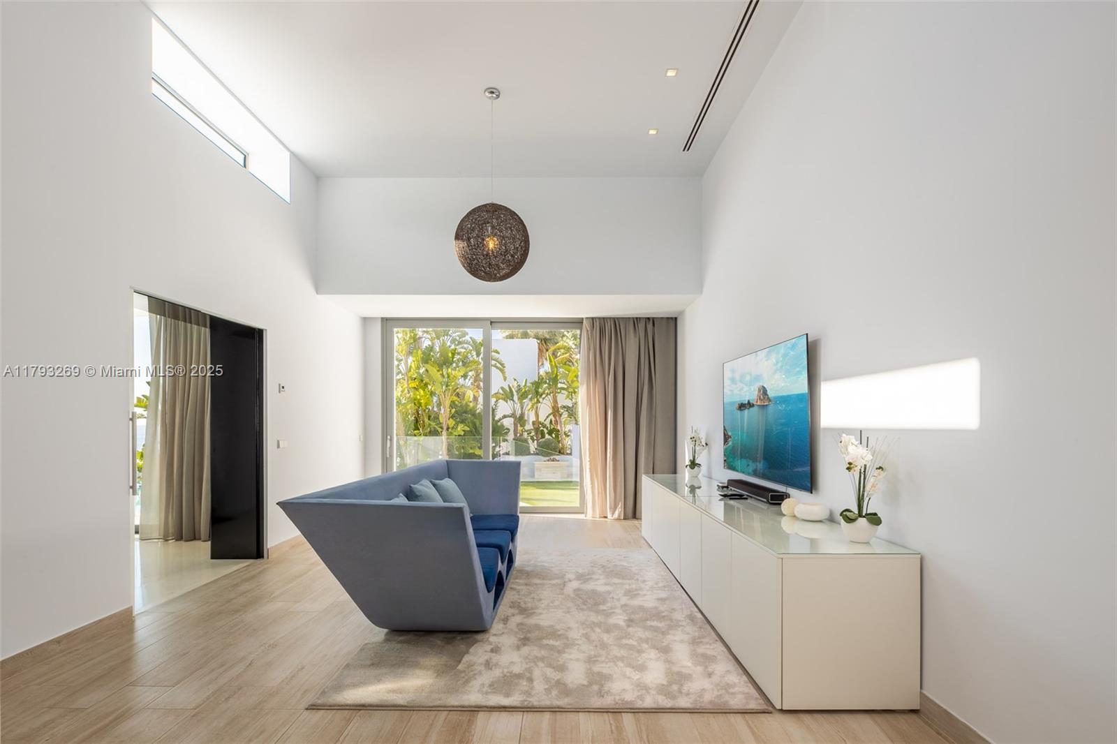 Undisclosed Address Ibiza, FL 0