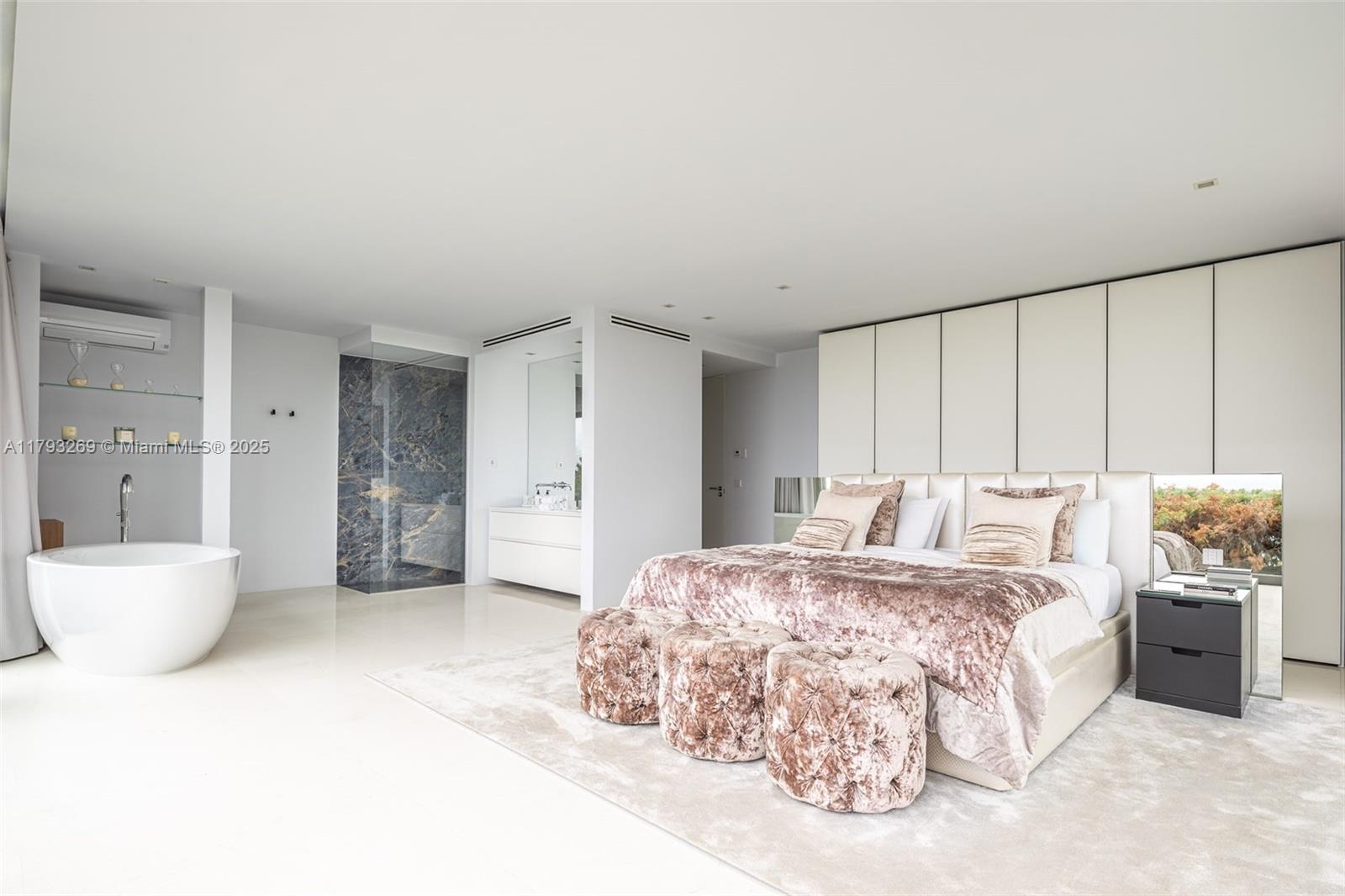 Undisclosed Address Ibiza, FL 0