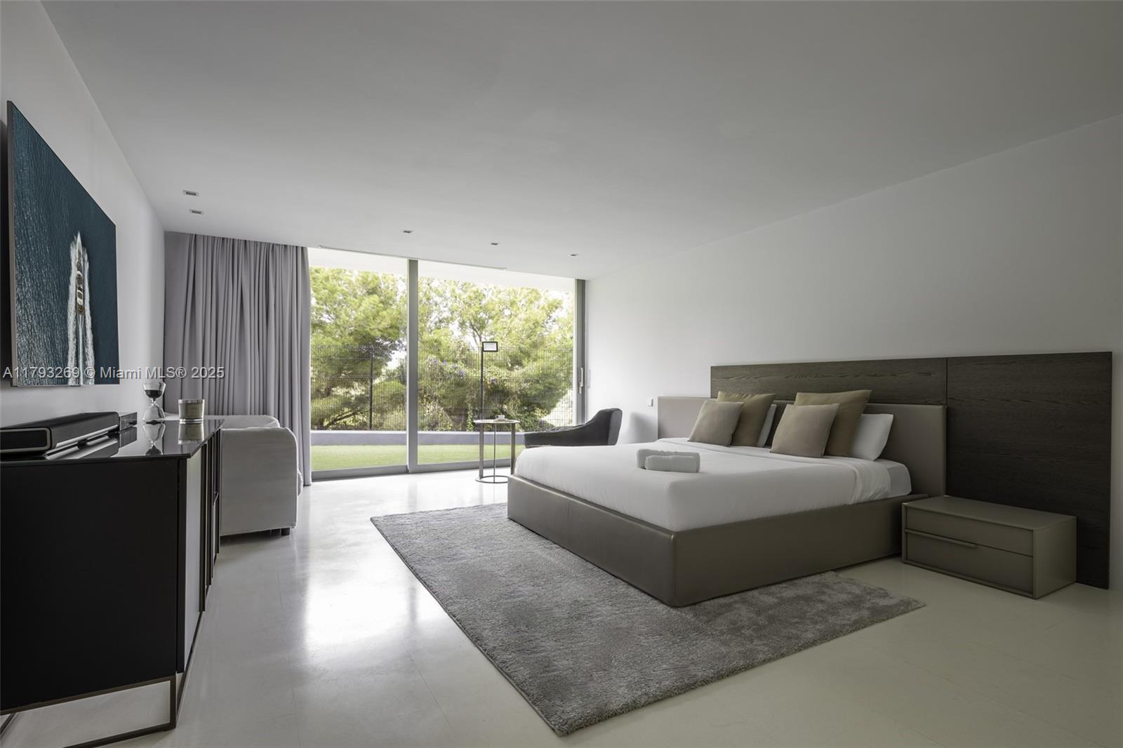 Undisclosed Address Ibiza, FL 0