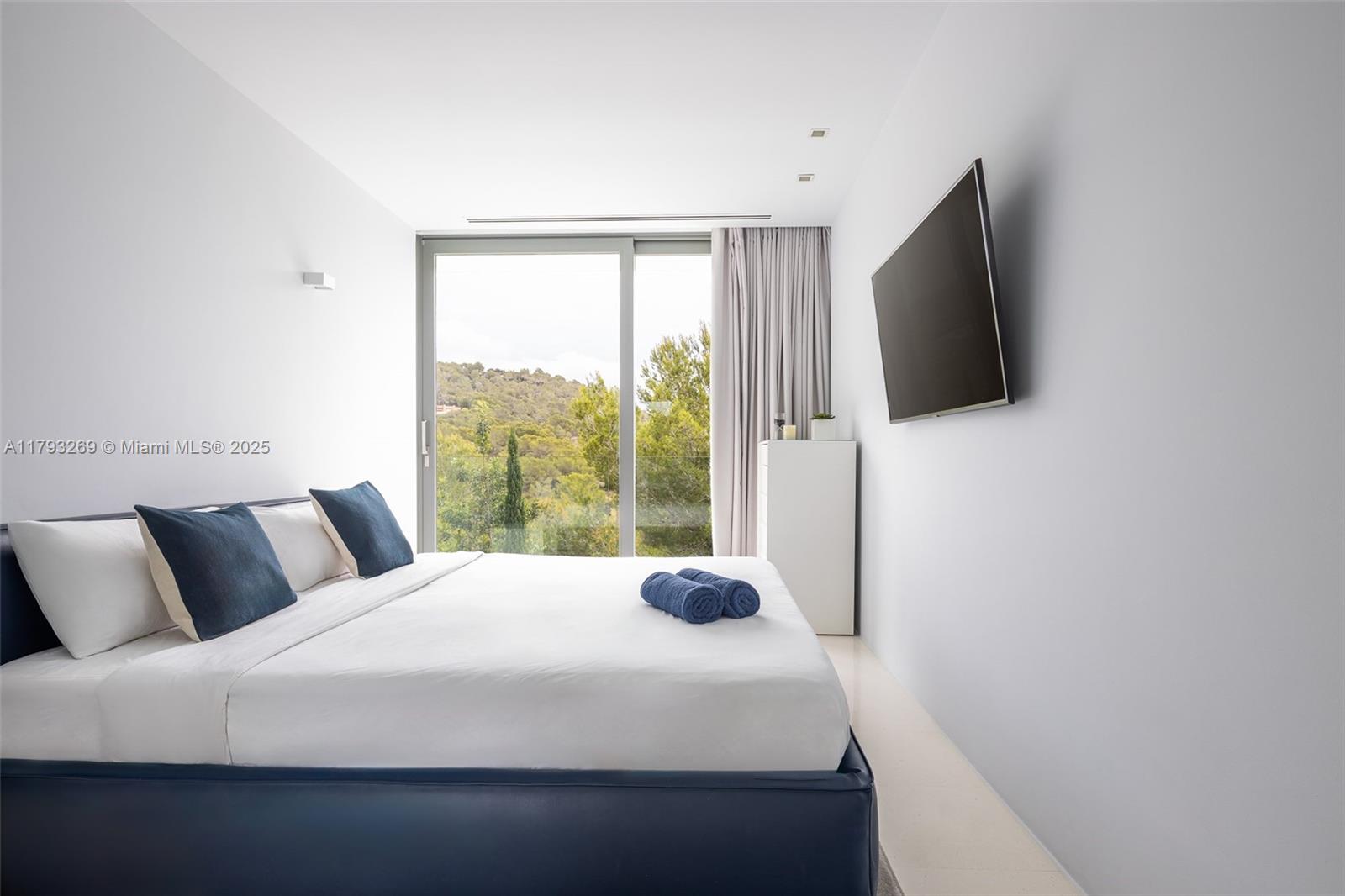 Undisclosed Address Ibiza, FL 0