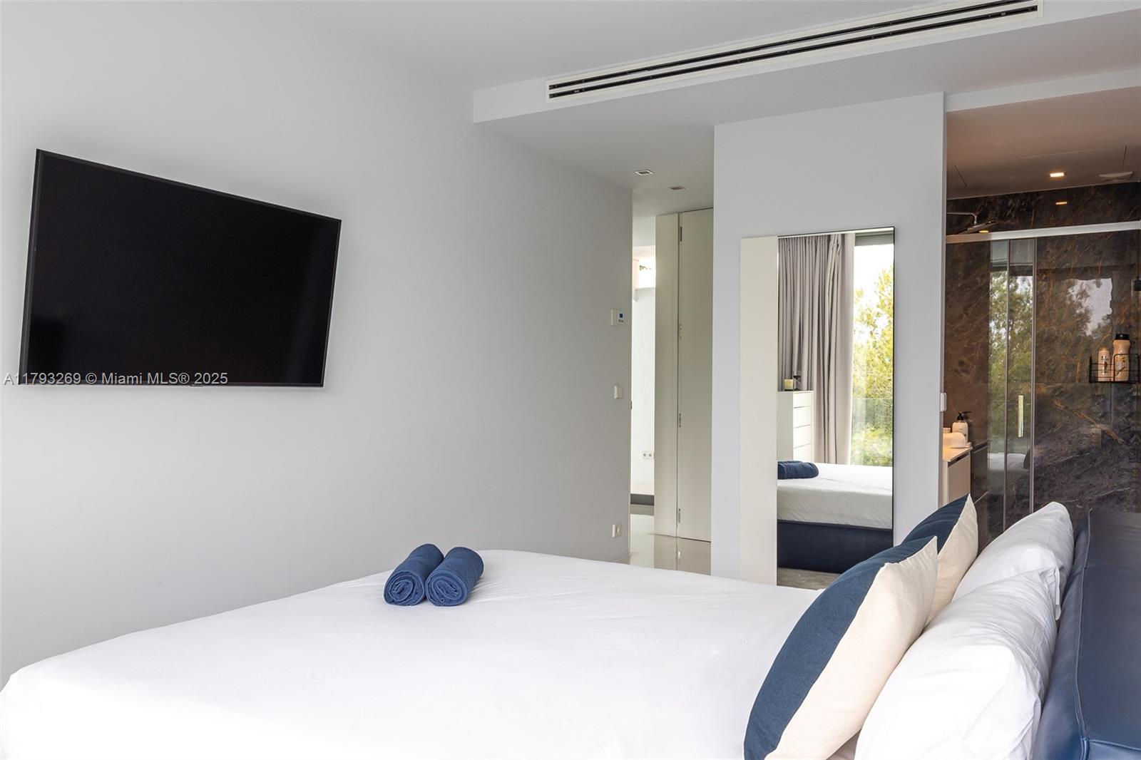 Undisclosed Address Ibiza, FL 0