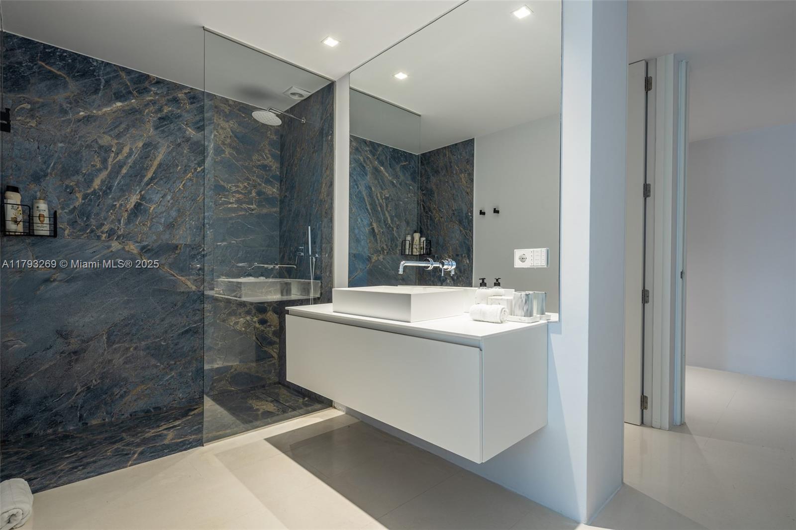 Undisclosed Address Ibiza, FL 0