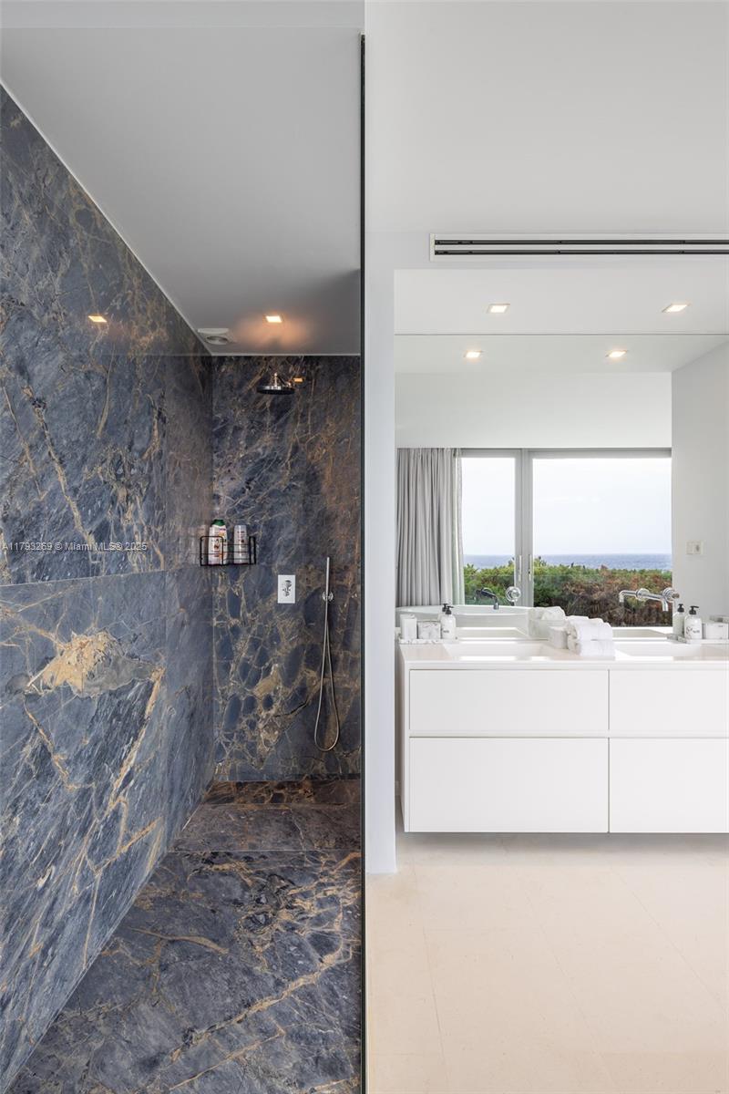 Undisclosed Address Ibiza, FL 0