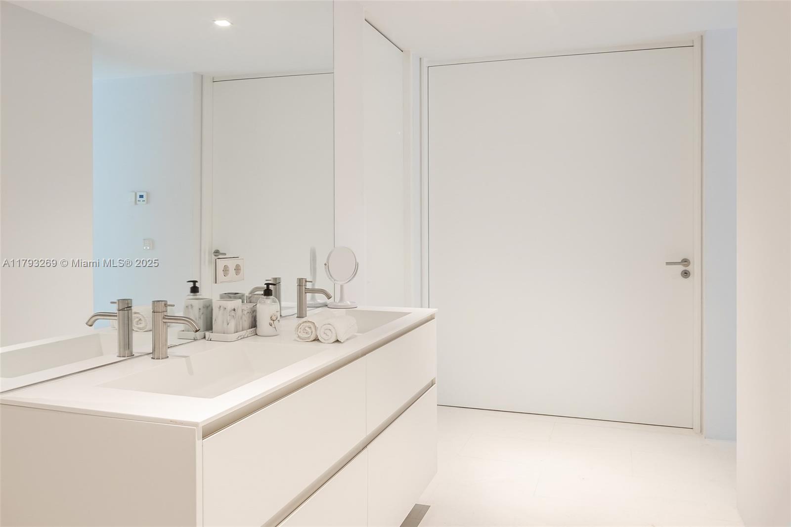 Undisclosed Address Ibiza, FL 0