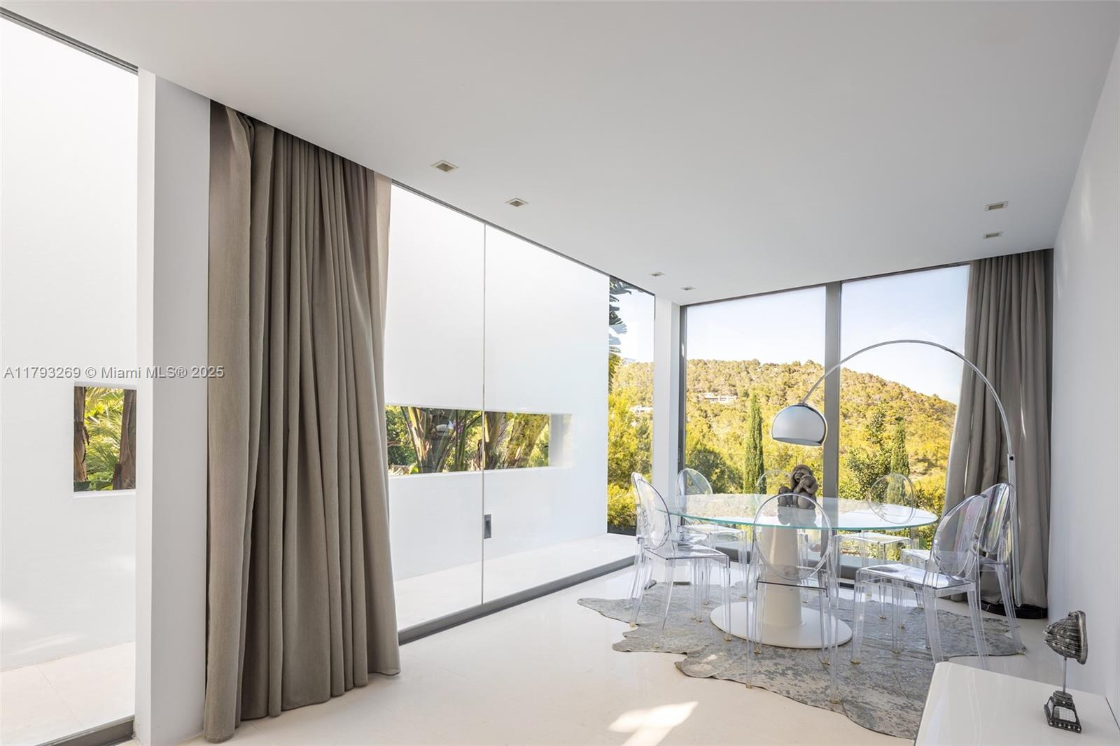 Undisclosed Address Ibiza, FL 0