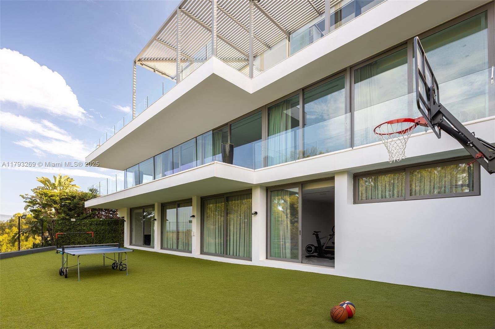 Undisclosed Address Ibiza, FL 0