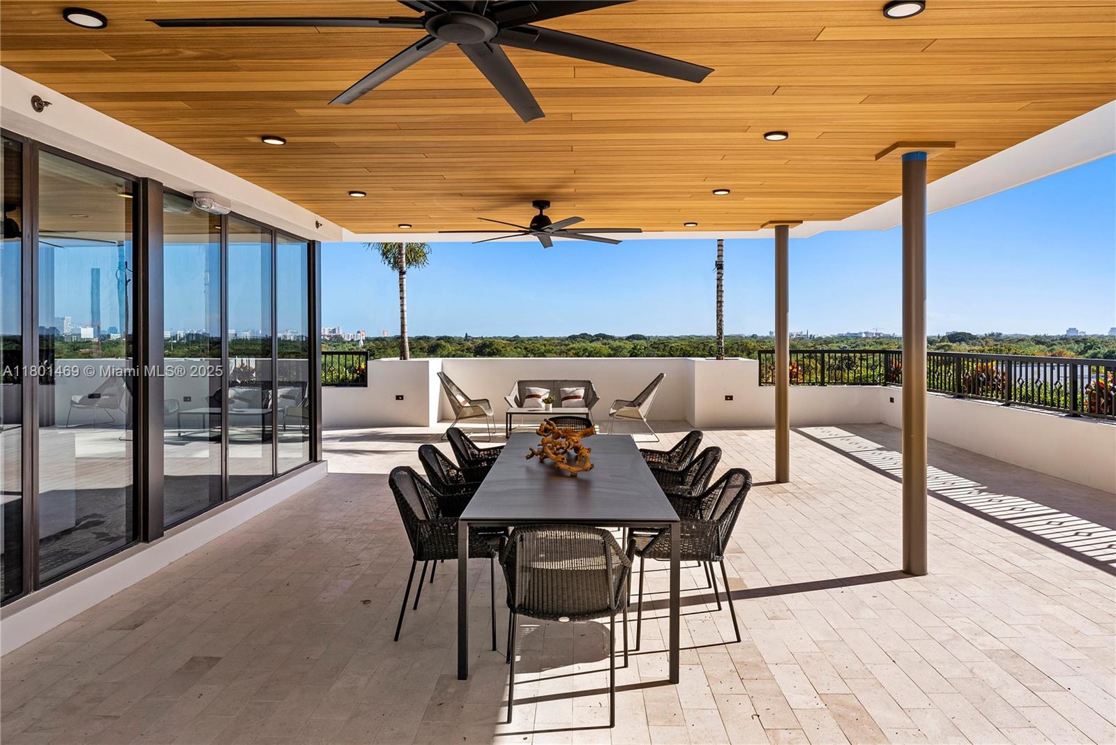 701 Valencia Ave #403 Coral Gables, FL 33134