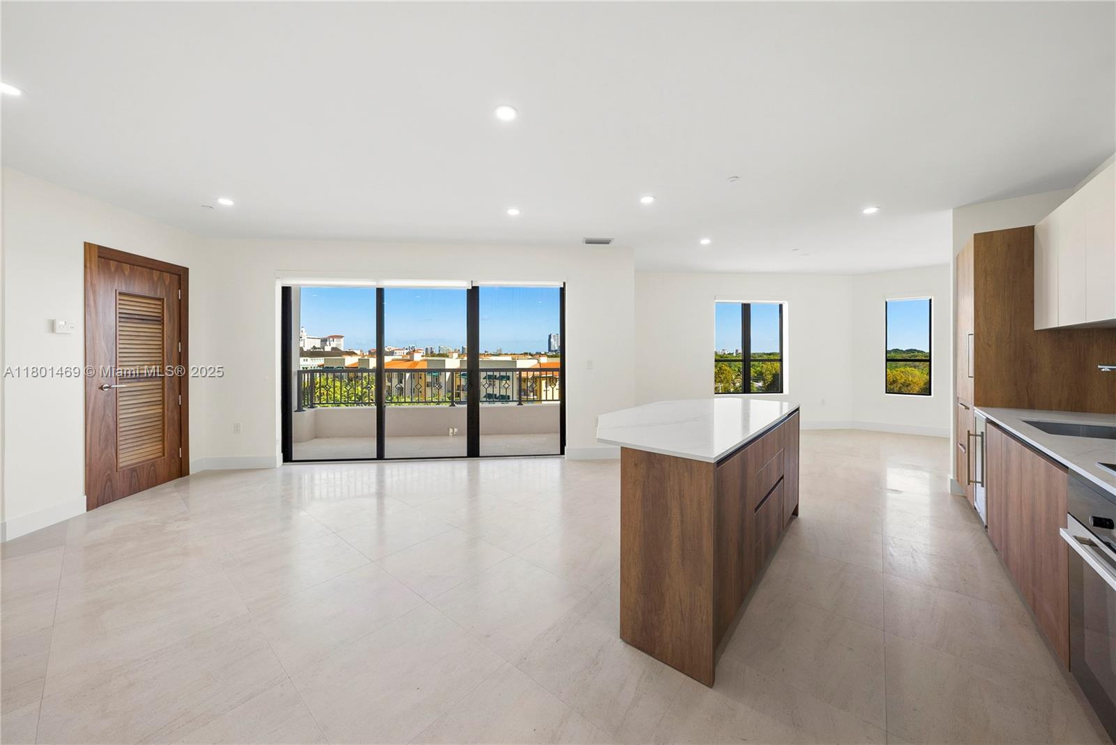 701 Valencia Ave #403 Coral Gables, FL 33134