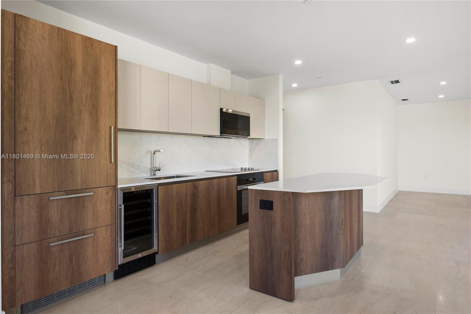 701 Valencia Ave #403 Coral Gables, FL 33134