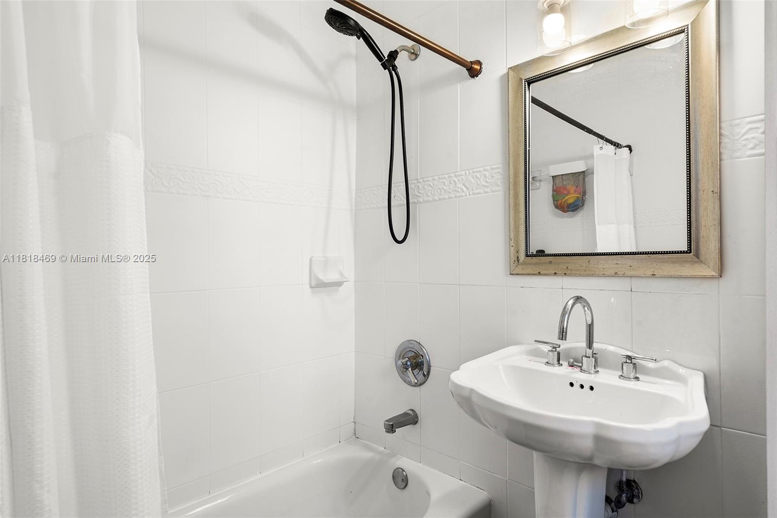 1545 Normandy Dr Miami Beach, FL 33141