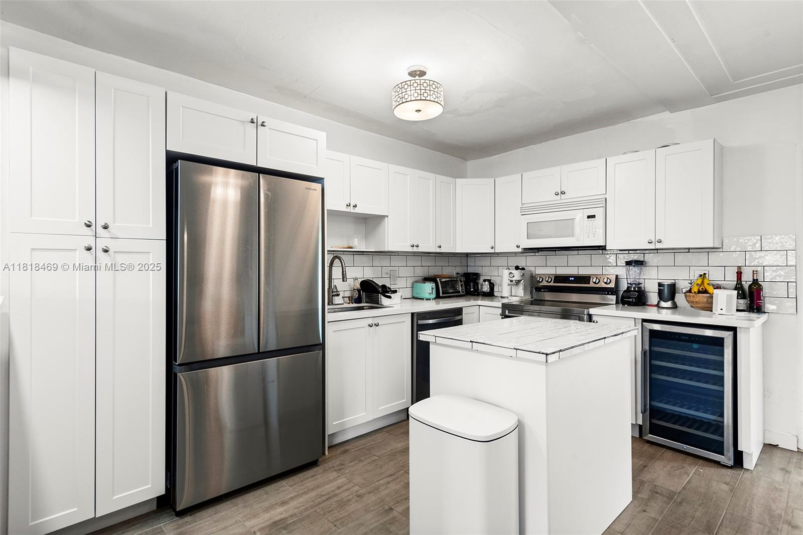 1545 Normandy Dr Miami Beach, FL 33141