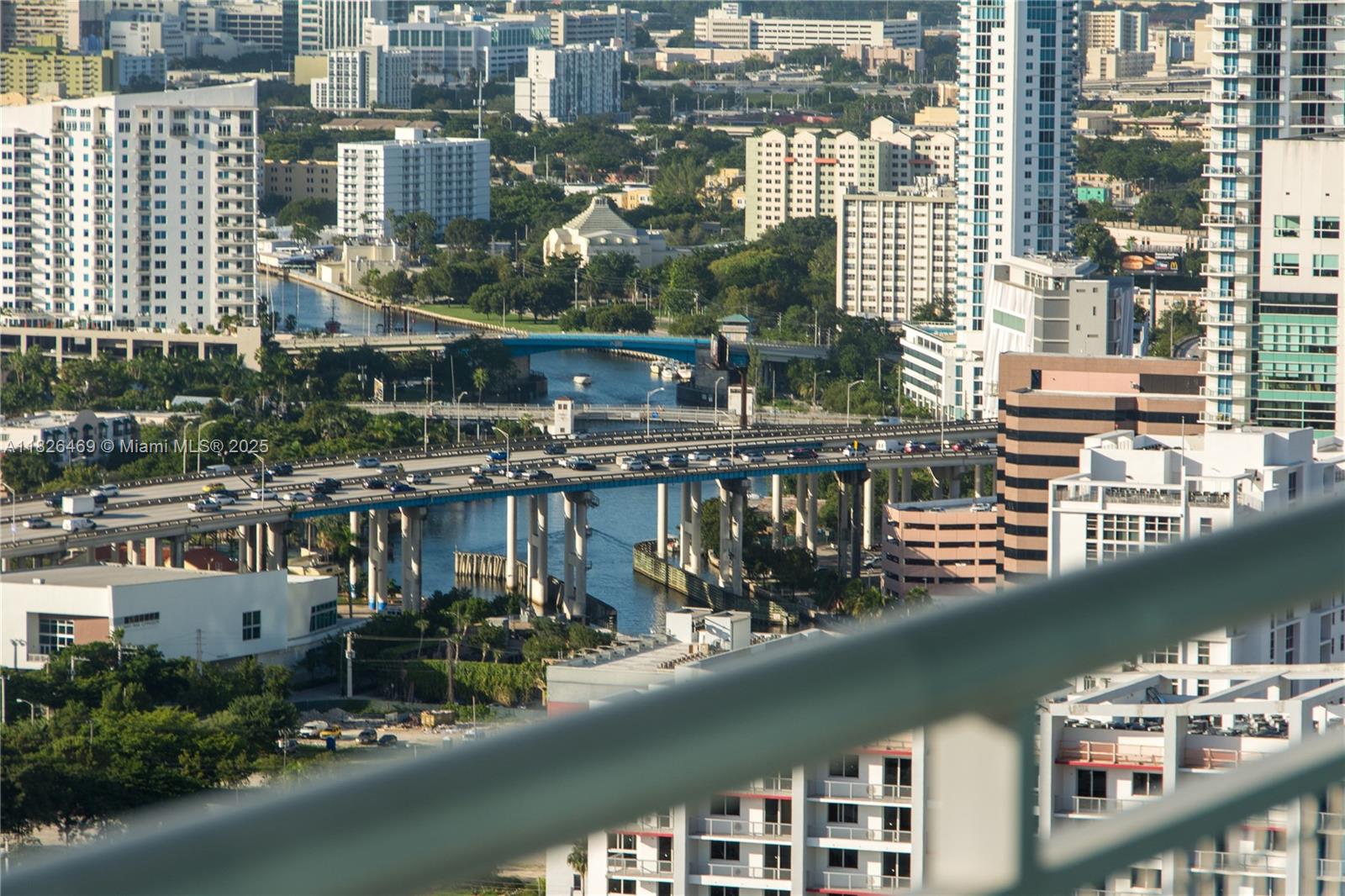 image Infinity At Brickell Cond10
