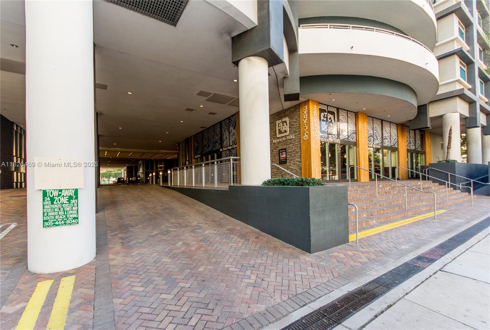 image Infinity At Brickell Cond12